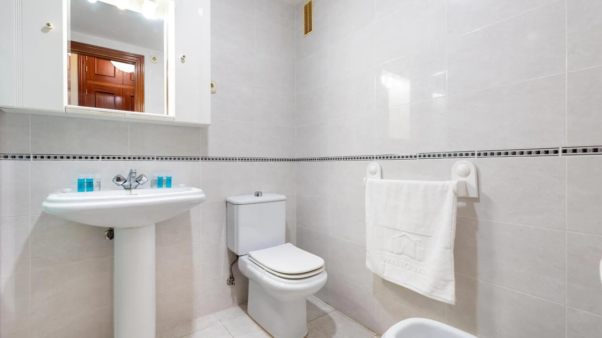 Wintowinrentals 1ª Linea De Playa, Parking Y Wifi Rincon de la Victoria