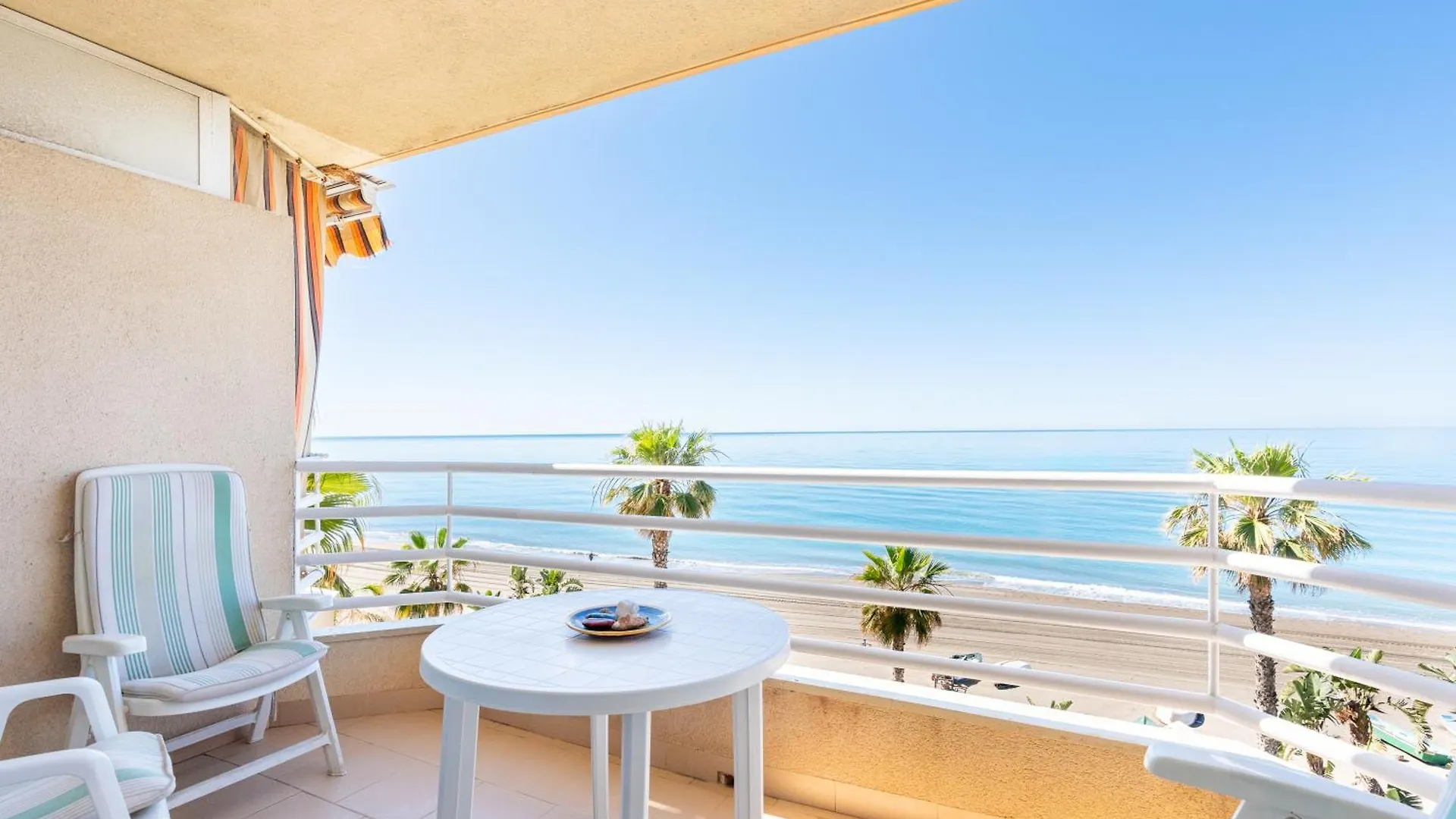 Wintowinrentals 1ª Linea De Playa, Parking Y Wifi Rincon de la Victoria 0*,  Spain