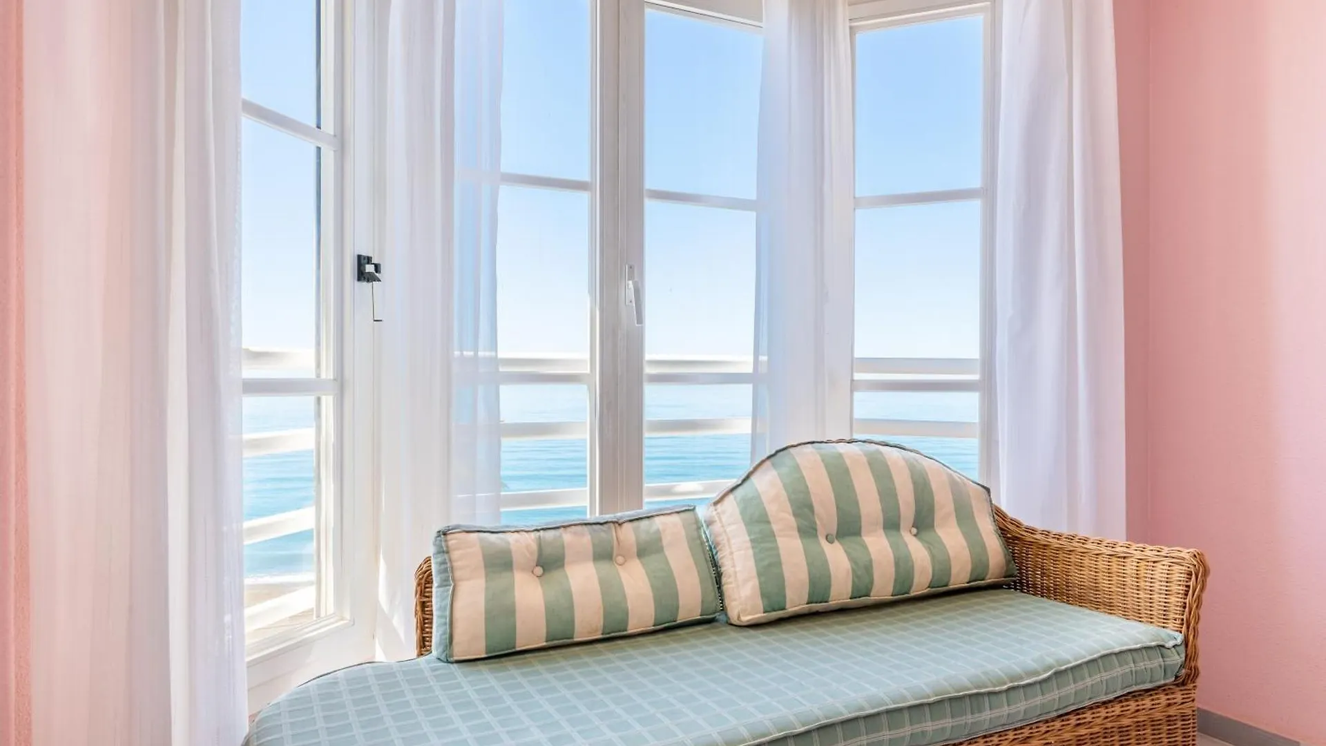 Wintowinrentals 1ª Linea De Playa, Parking Y Wifi Rincon de la Victoria 0*,